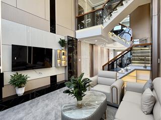 Nhà đường thông ngay bên chợ, sát gò vấp, dt4mx17m, lửng, 3lầu, 4pn, ban công, gara xe, 6.5 tỷ