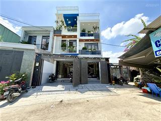 Nhà ngay kế bên chợ đường, dt4x15m, trệt, 2 lầu, 3pn, p.thờ, sân ô tô, hướng bắc, giá 5.5 tỷ