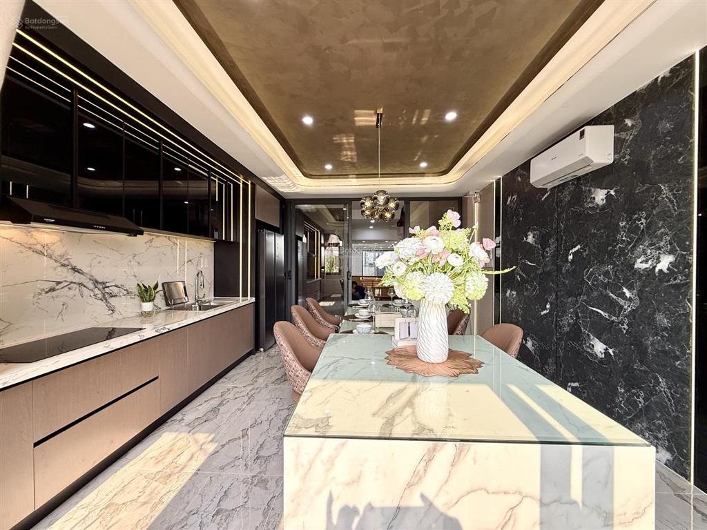 Nhà có thang máy đường thới an 16, dt4.3x18m, lửng, 3 lầu, 5 pn, phòng thờ, sân thượng, 8.5 tỷ