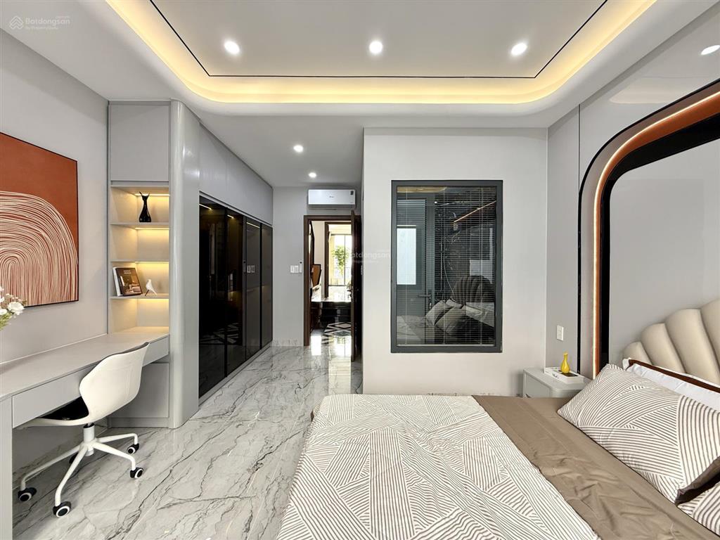 Nhà có thang máy đường thới an 16, dt4.3x18m, lửng, 3 lầu, 5 pn, phòng thờ, sân thượng, 8.5 tỷ