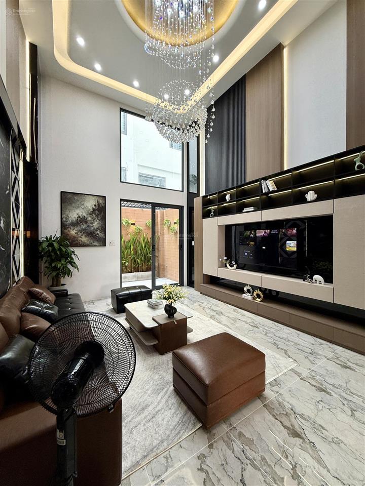 Nhà có thang máy đường thới an 16, dt4.3x18m, lửng, 3 lầu, 5 pn, phòng thờ, sân thượng, 8.5 tỷ