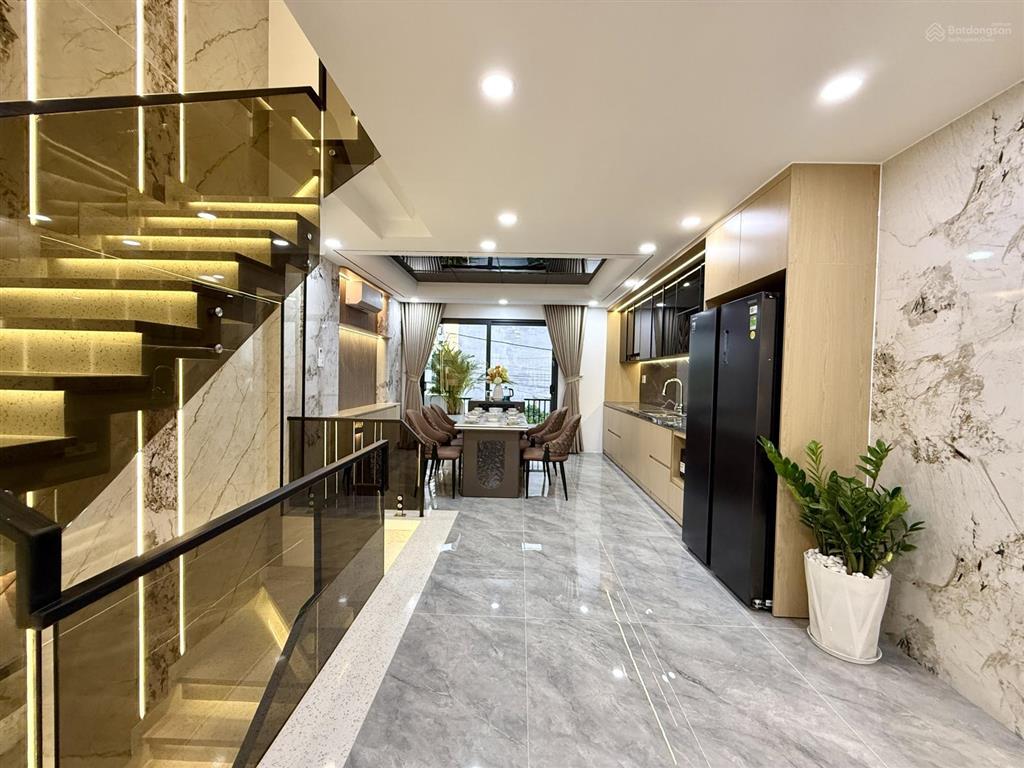 Nhà dt4.5x17m, lửng, 3 lầu, 4pn, p.thờ, gara ô tô, sân thượng, hướng tây, 7.35 tỷ,  0967 813 ***