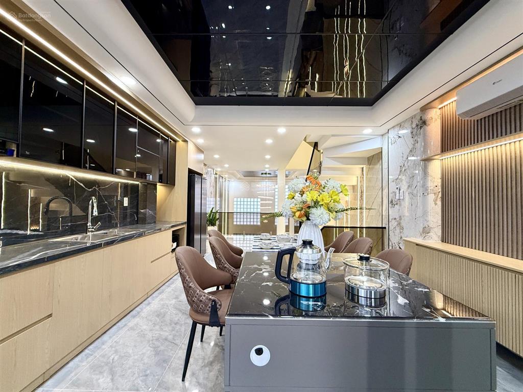Nhà dt4.5x17m, lửng, 3 lầu, 4pn, p.thờ, gara ô tô, sân thượng, hướng tây, 7.35 tỷ,  0967 813 ***