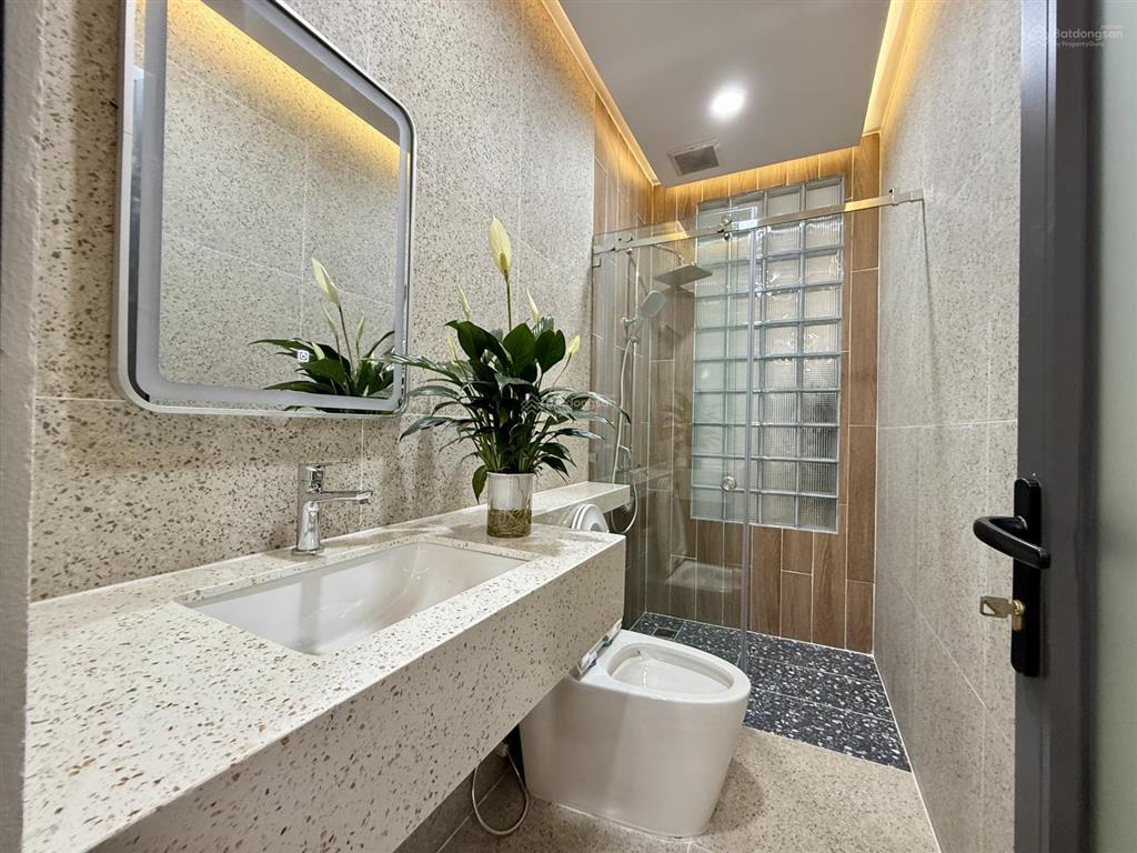 Nhà dt4.5x17m, lửng, 3 lầu, 4pn, p.thờ, gara ô tô, sân thượng, hướng tây, 7.35 tỷ,  0967 813 ***