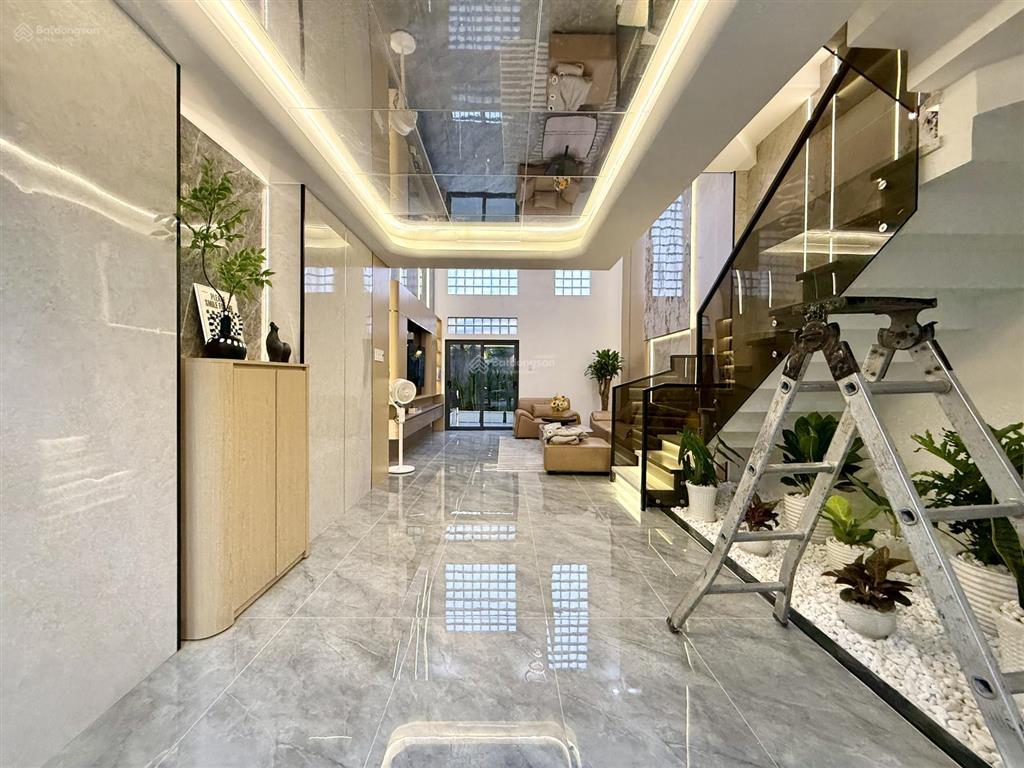Nhà dt4.5x17m, lửng, 3 lầu, 4pn, p.thờ, gara ô tô, sân thượng, hướng tây, 7.35 tỷ,  0967 813 ***