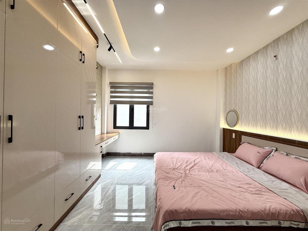 Nhà phố ngay bên ubp và trường học, dt 4x16m, lửng, 3 lầu, 4pn, 5vs, s.thượng, 6.19 tỷ
