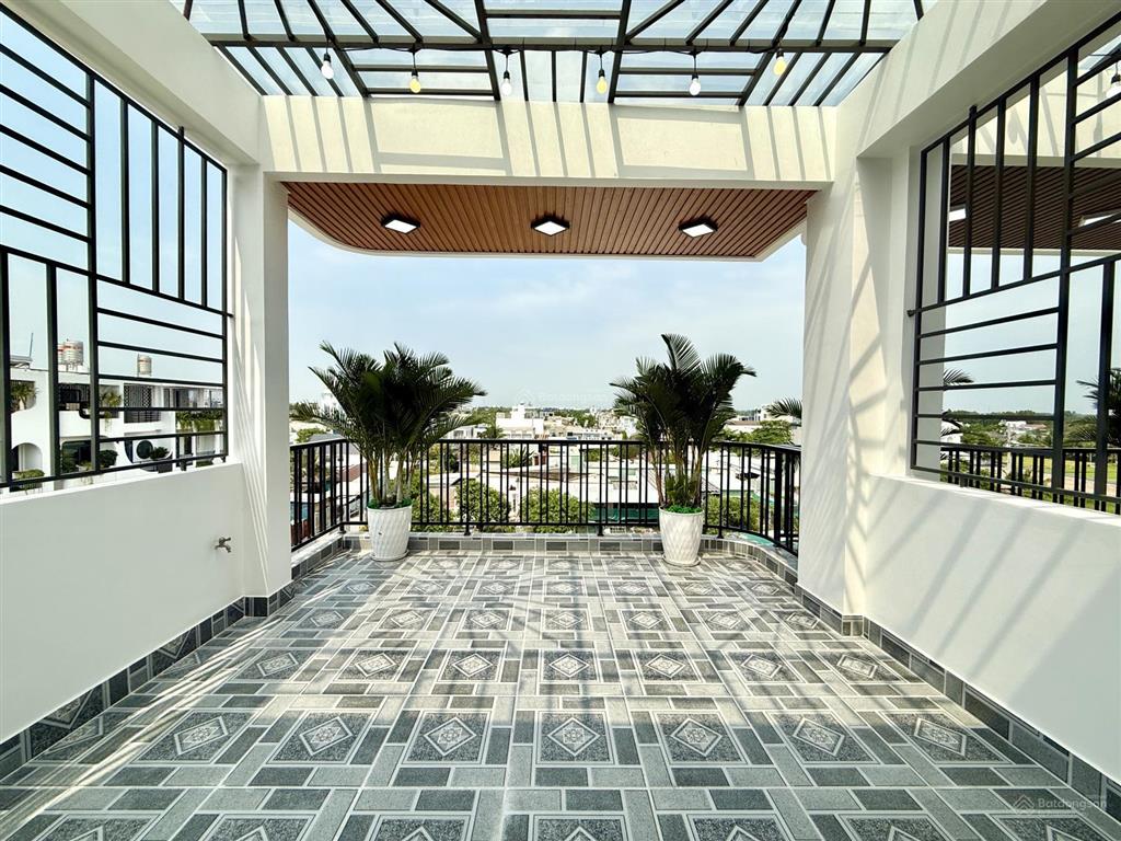 Nhà phố ngay bên ubp và trường học, dt 4x16m, lửng, 3 lầu, 4pn, 5vs, s.thượng, 6.19 tỷ