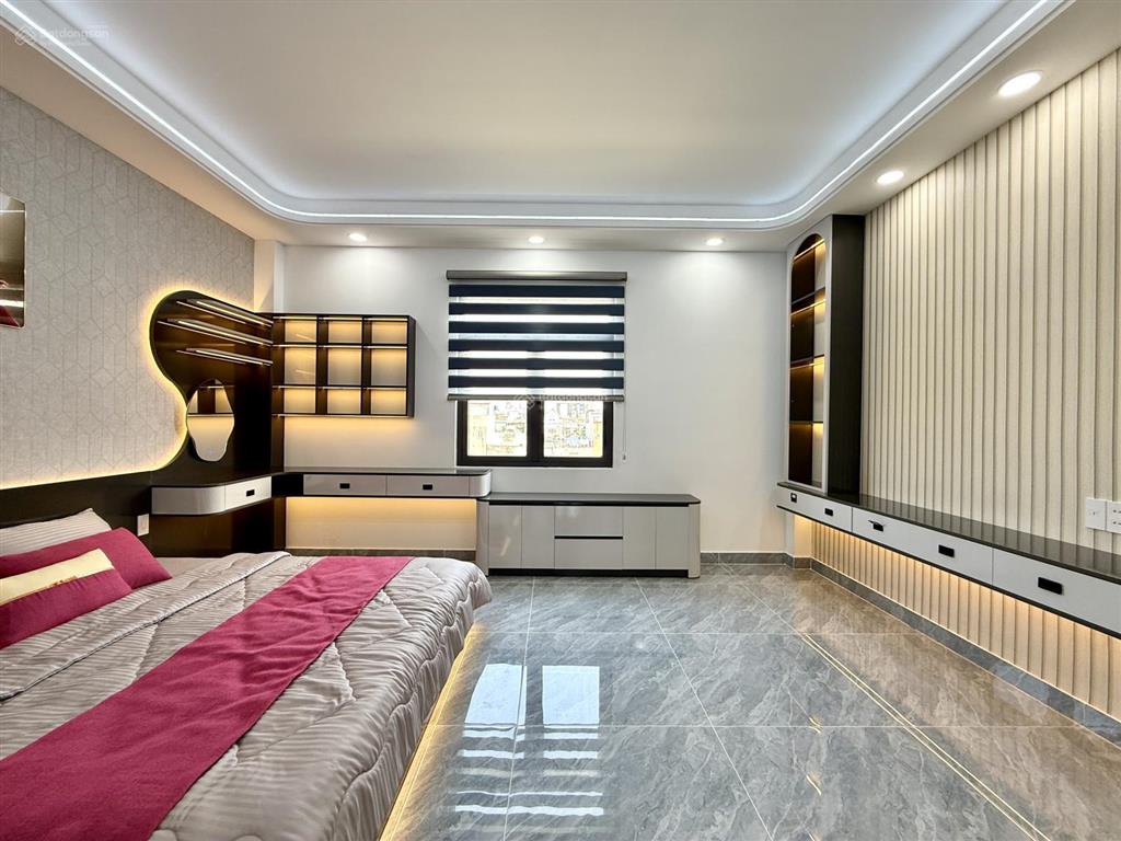 Nhà có thang máy, đường thông, bên trường học, dt5mx17m, lửng, 3 lầu, 4pn, sân thượng, 9.95 tỷ