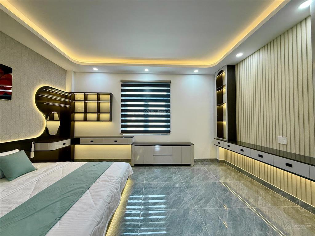 Nhà có thang máy, đường thông, bên trường học, dt5mx17m, lửng, 3 lầu, 4pn, sân thượng, 9.95 tỷ