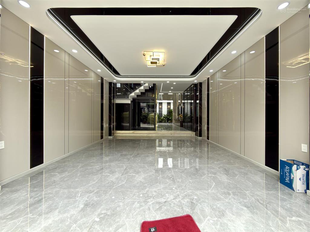 Nhà phố dt5x16m, lửng, 3 lầu, có thang máy, sát bên công viên và trường học, hướng nam, 8.8 tỷ