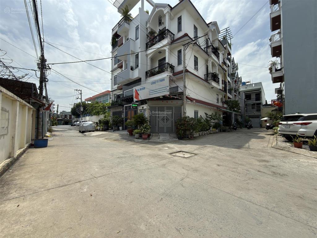 Nhà sau trường mầm non hoa đỗ quyên, dt4x13.5m, trệt, 3 lầu, 4pn, p.thờ, sân thượng, 6.18 tỷ
