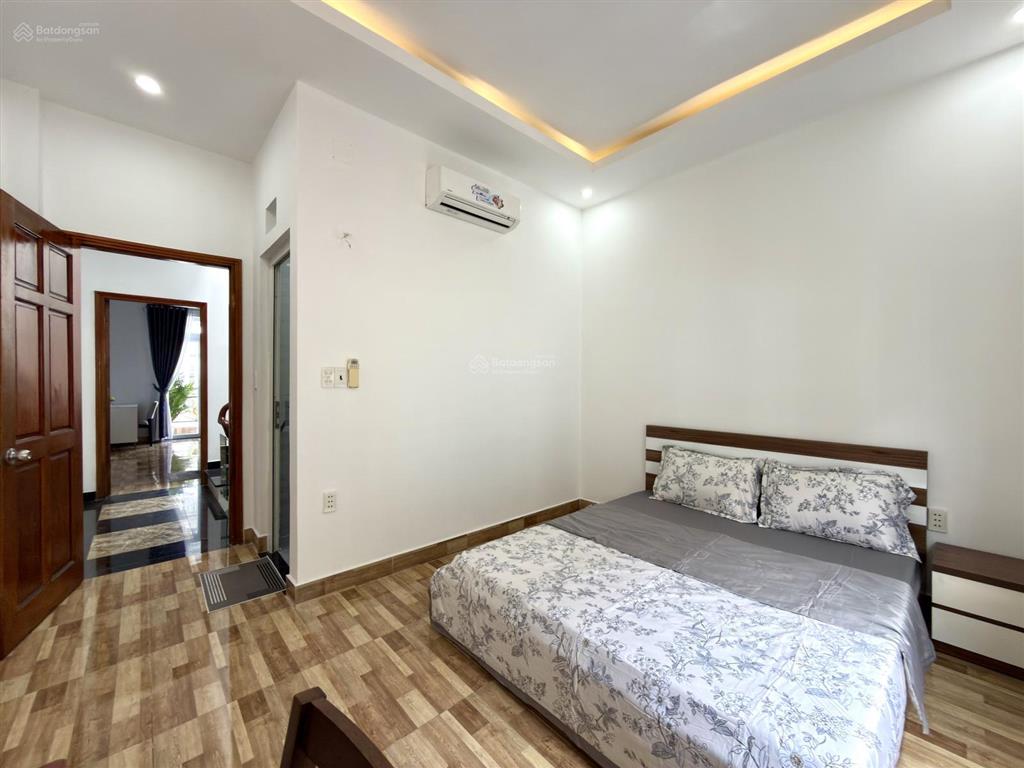 Nhà sau trường mầm non hoa đỗ quyên, dt4x13.5m, trệt, 3 lầu, 4pn, p.thờ, sân thượng, 6.18 tỷ