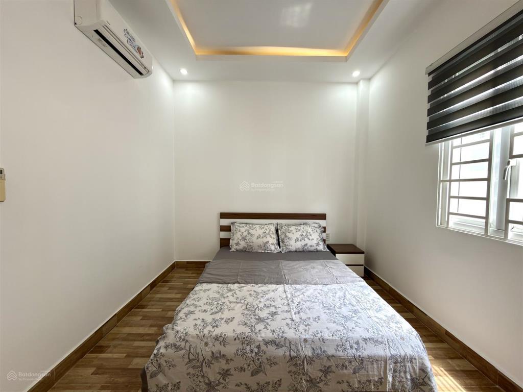 Nhà sau trường mầm non hoa đỗ quyên, dt4x13.5m, trệt, 3 lầu, 4pn, p.thờ, sân thượng, 6.18 tỷ