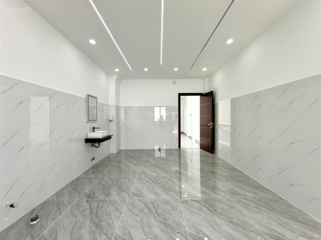 Nhà kế bên dự án công viên, dt 4x18m, trệt, lửng, 3 lầu, 4pn, p.thờ, gara ô tô, hướng bắc, 6.6 tỷ