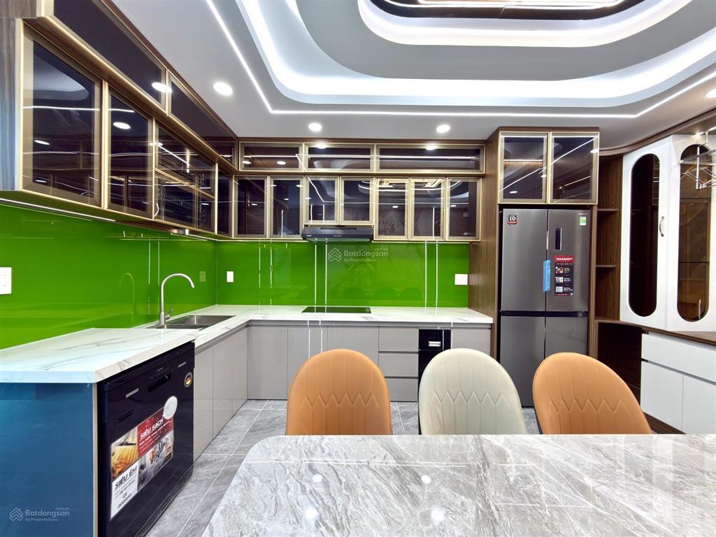 Nhà kế bên dự án công viên, dt 4x18m, trệt, lửng, 3 lầu, 4pn, p.thờ, gara ô tô, hướng bắc, 6.6 tỷ