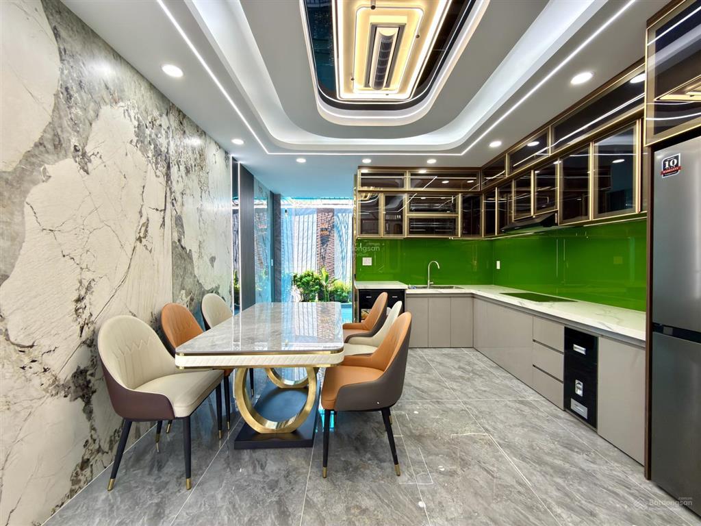 Nhà kế bên dự án công viên, dt 4x18m, trệt, lửng, 3 lầu, 4pn, p.thờ, gara ô tô, hướng bắc, 6.6 tỷ