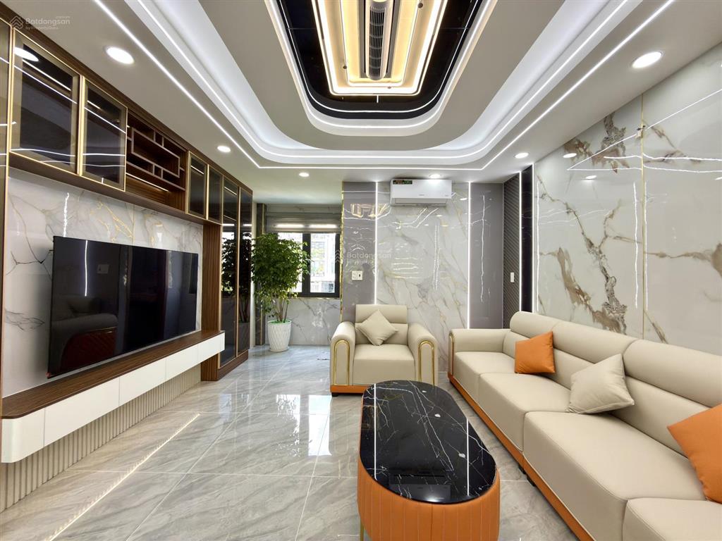 Nhà kế bên dự án công viên, dt 4x18m, trệt, lửng, 3 lầu, 4pn, p.thờ, gara ô tô, hướng bắc, 6.6 tỷ