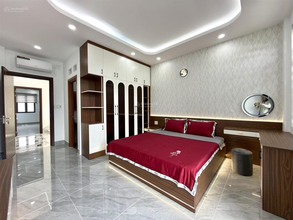 Nhà kế bên dự án công viên, dt 4x18m, trệt, lửng, 3 lầu, 4pn, p.thờ, gara ô tô, hướng bắc, 6.6 tỷ