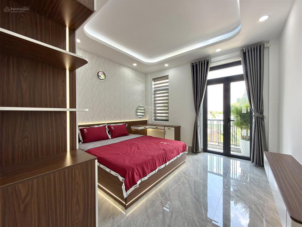 Nhà kế bên dự án công viên, dt 4x18m, trệt, lửng, 3 lầu, 4pn, p.thờ, gara ô tô, hướng bắc, 6.6 tỷ