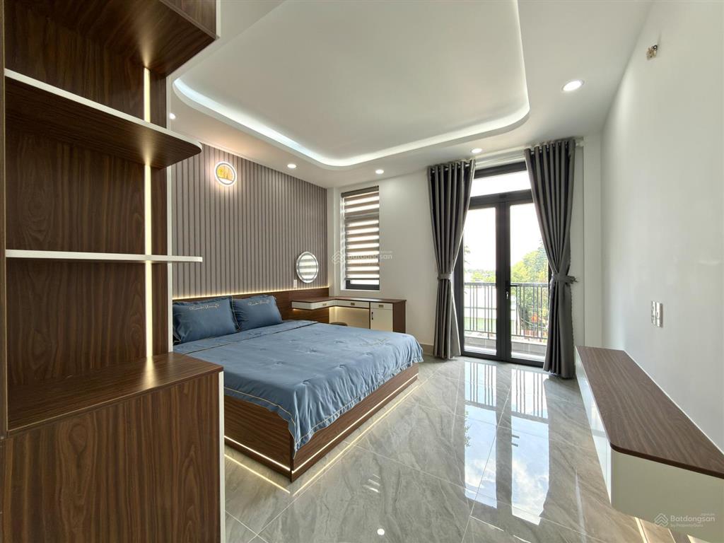 Nhà kế bên dự án công viên, dt 4x18m, trệt, lửng, 3 lầu, 4pn, p.thờ, gara ô tô, hướng bắc, 6.6 tỷ