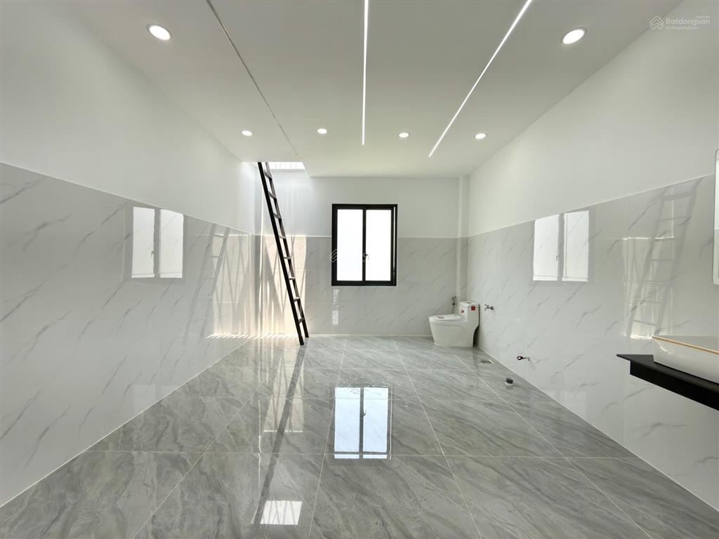 Nhà kế bên dự án công viên, dt 4x18m, trệt, lửng, 3 lầu, 4pn, p.thờ, gara ô tô, hướng bắc, 6.6 tỷ