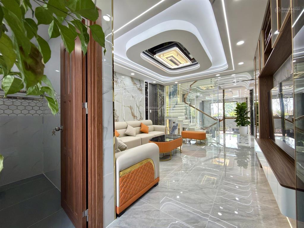 Nhà kế bên dự án công viên, dt 4x18m, trệt, lửng, 3 lầu, 4pn, p.thờ, gara ô tô, hướng bắc, 6.6 tỷ