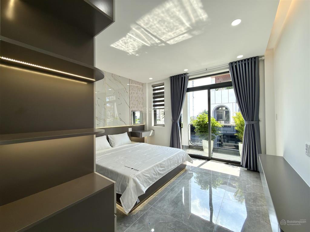 Nhà có thang máy, sát bên ubp, trường học, dt4x15m, lửng, 3 lầu, 4pn, hướng đông bắc, 8.9 tỷ