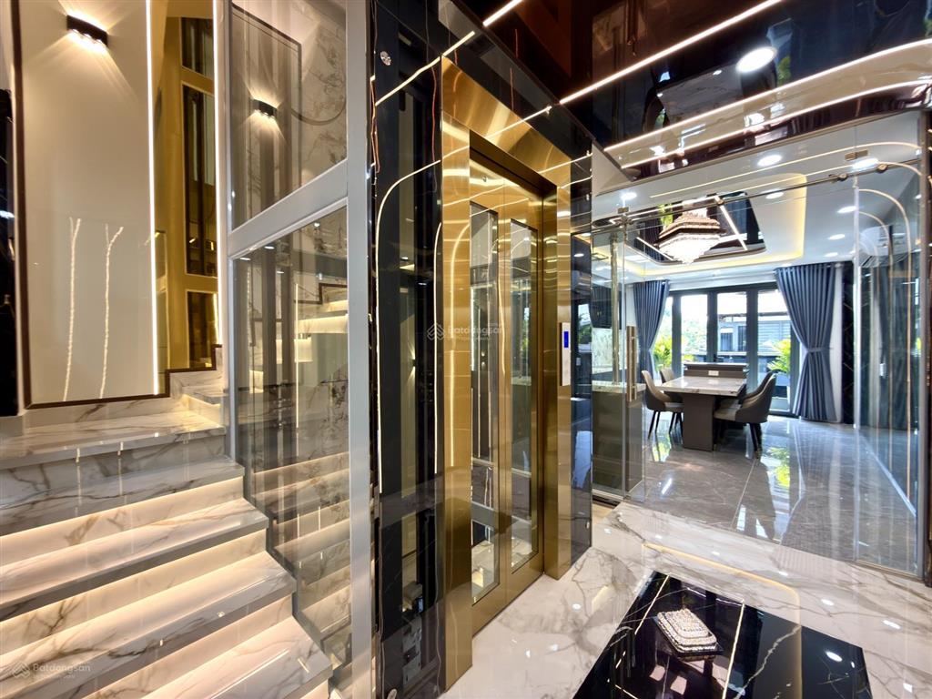 Nhà có thang máy, sát bên ubp, trường học, dt4x15m, lửng, 3 lầu, 4pn, hướng đông bắc, 8.9 tỷ