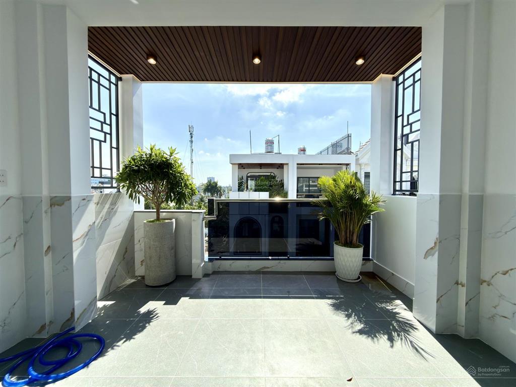 Nhà có thang máy, sát bên ubp, trường học, dt4x15m, lửng, 3 lầu, 4pn, hướng đông bắc, 8.9 tỷ