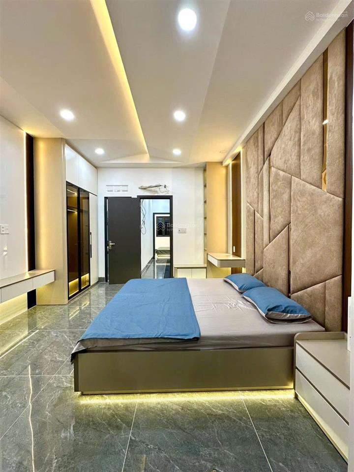 Nhà bên dự án công viên 120ha, dt4x15m, lửng, 3 lầu, 4pn, gara ô tô, p.thờ, sân thượng, 6.45 tỷ