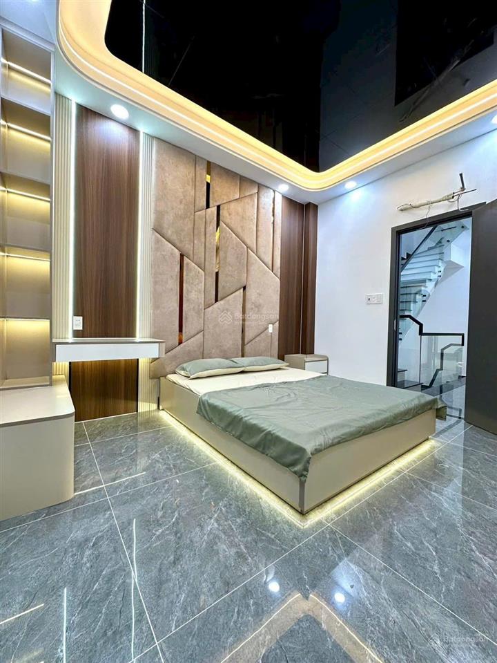 Nhà bên dự án công viên 120ha, dt4x15m, lửng, 3 lầu, 4pn, gara ô tô, p.thờ, sân thượng, 6.45 tỷ