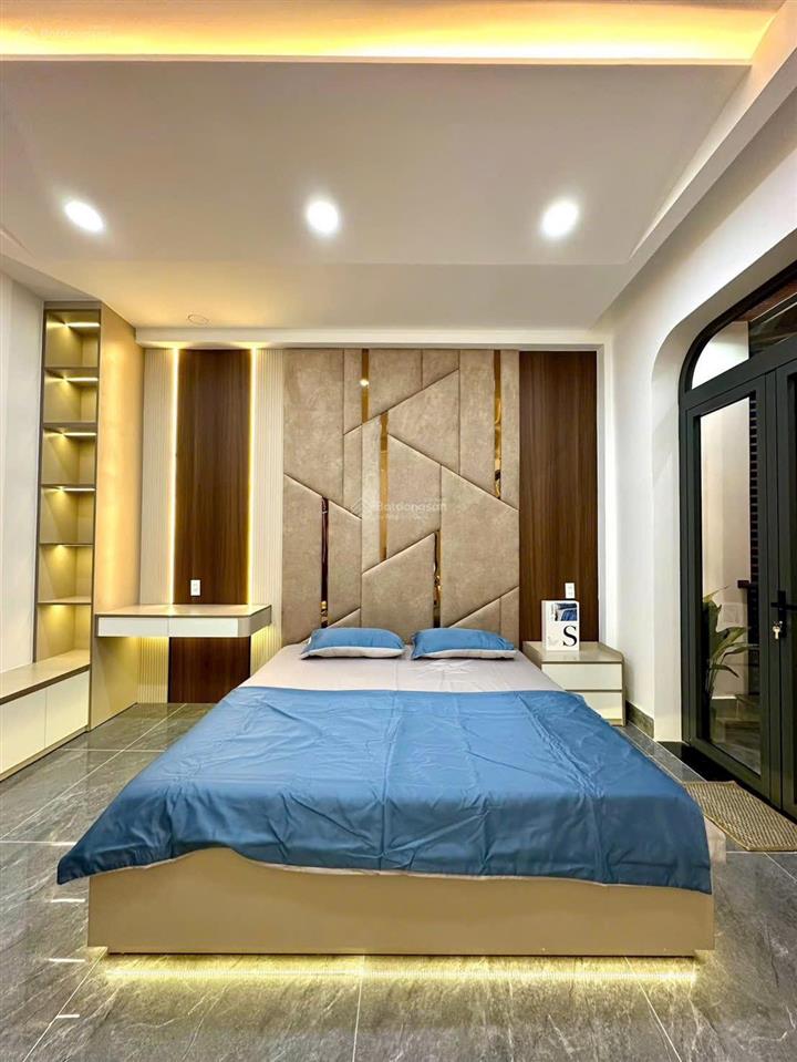 Nhà bên dự án công viên 120ha, dt4x15m, lửng, 3 lầu, 4pn, gara ô tô, p.thờ, sân thượng, 6.45 tỷ