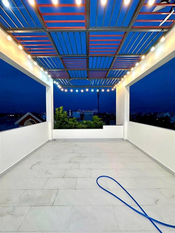 Nhà bên dự án công viên 120ha, dt4x15m, lửng, 3 lầu, 4pn, gara ô tô, p.thờ, sân thượng, 6.45 tỷ