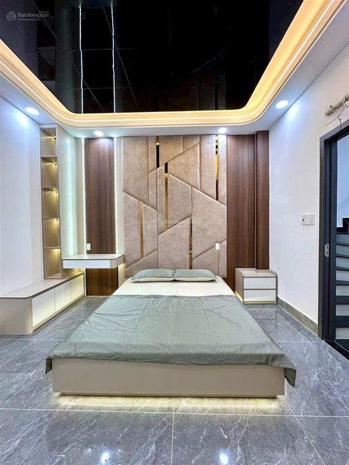 Nhà bên dự án công viên 120ha, dt4x15m, lửng, 3 lầu, 4pn, gara ô tô, p.thờ, sân thượng, 6.45 tỷ