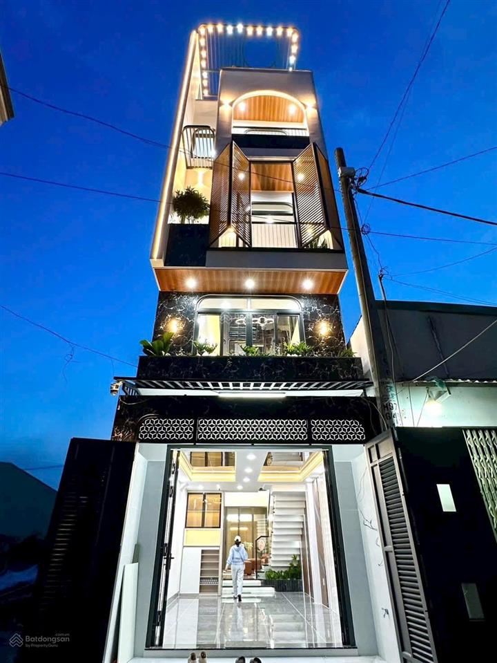 Nhà bên dự án công viên 120ha, dt4x15m, lửng, 3 lầu, 4pn, gara ô tô, p.thờ, sân thượng, 6.45 tỷ