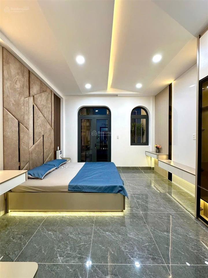 Nhà bên dự án công viên 120ha, dt4x15m, lửng, 3 lầu, 4pn, gara ô tô, p.thờ, sân thượng, 6.45 tỷ