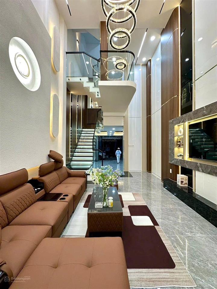 Nhà bên dự án công viên 120ha, dt4x15m, lửng, 3 lầu, 4pn, gara ô tô, p.thờ, sân thượng, 6.45 tỷ