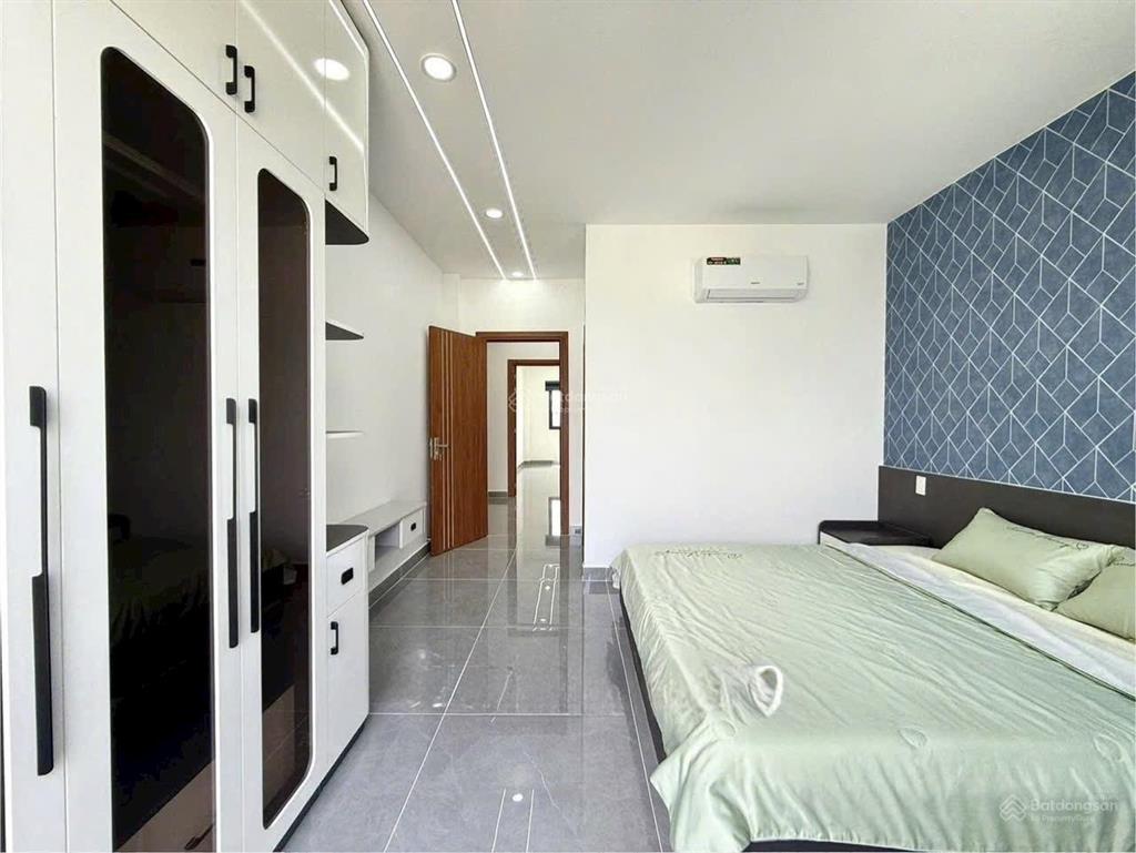 Nhà kế bên trường cđ điện lực, dt4x20m, lửng, 3 lầu, 4pn, gara ô tô, p.thờ, sân thượng, 6.75 tỷ