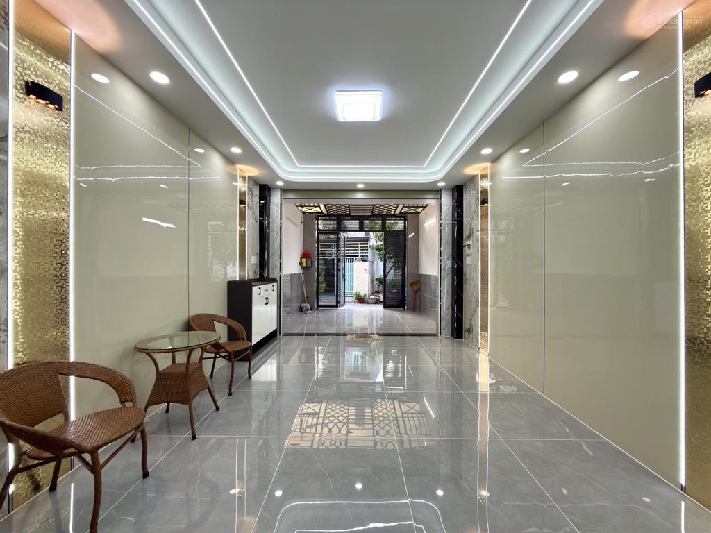 Nhà kế bên trường cđ điện lực, dt4x20m, lửng, 3 lầu, 4pn, gara ô tô, p.thờ, sân thượng, 6.75 tỷ