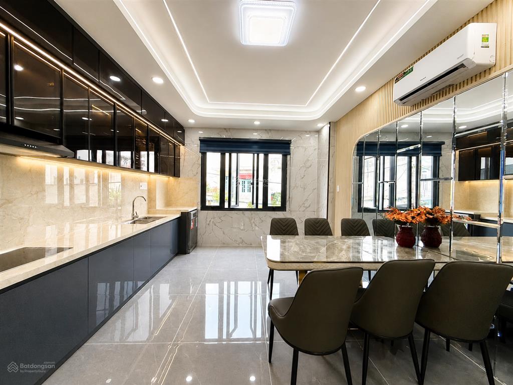 Nhà kế bên trường cđ điện lực, dt4x20m, lửng, 3 lầu, 4pn, gara ô tô, p.thờ, sân thượng, 6.75 tỷ