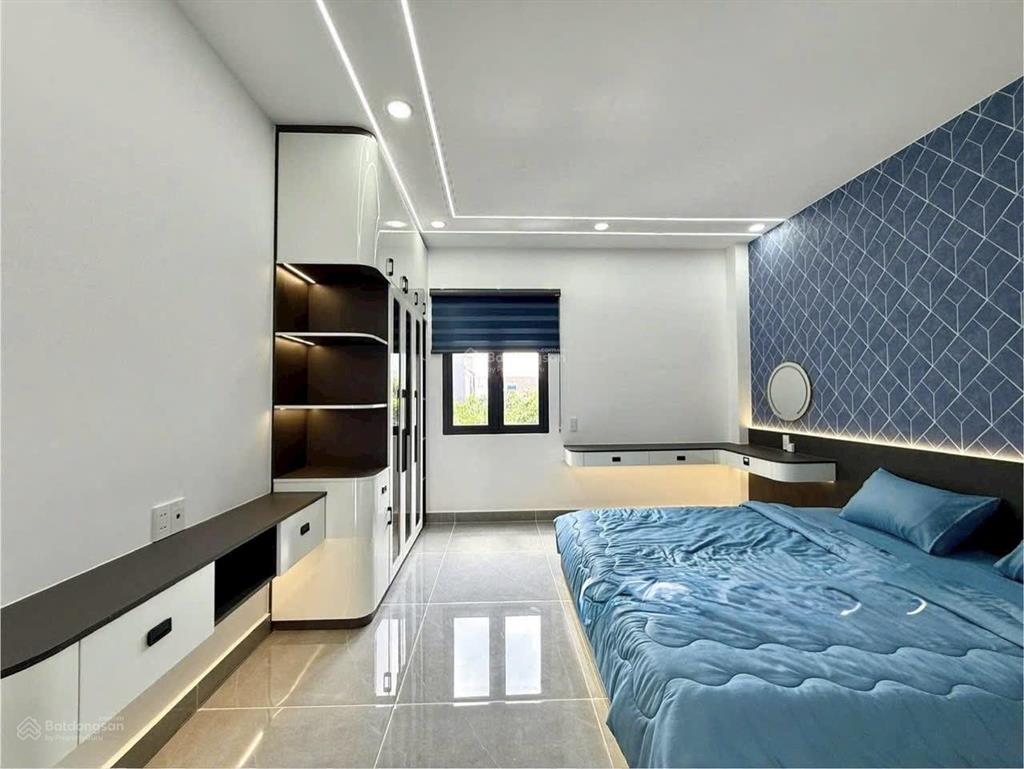 Nhà kế bên trường cđ điện lực, dt4x20m, lửng, 3 lầu, 4pn, gara ô tô, p.thờ, sân thượng, 6.75 tỷ