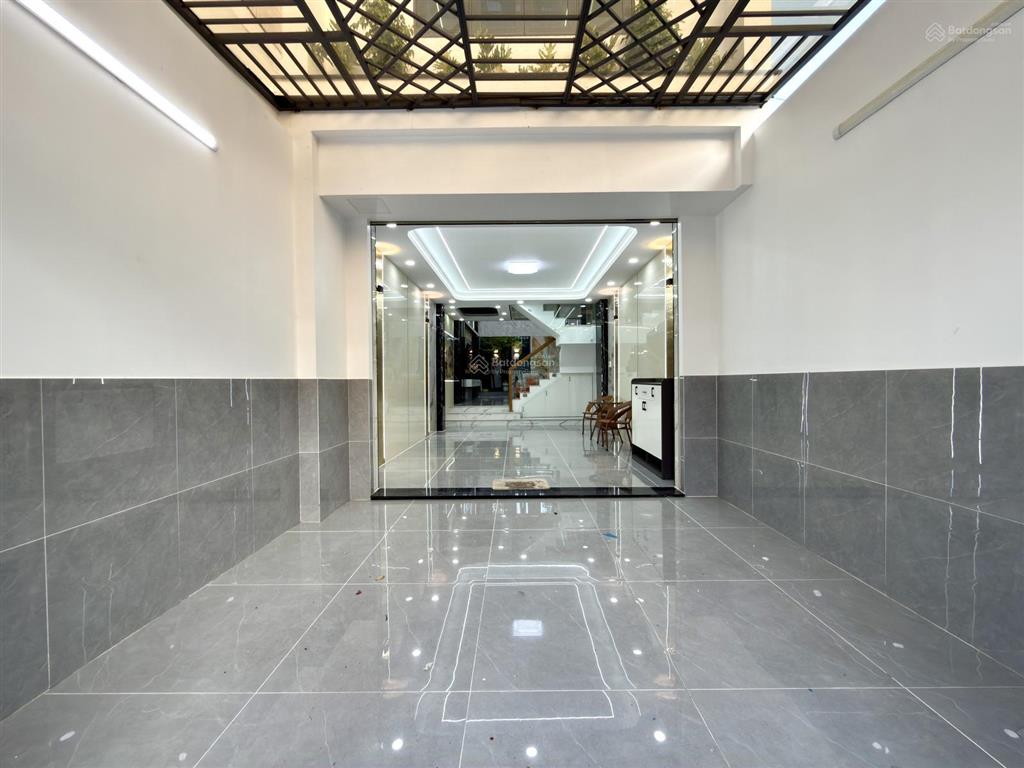 Nhà kế bên trường cđ điện lực, dt4x20m, lửng, 3 lầu, 4pn, gara ô tô, p.thờ, sân thượng, 6.75 tỷ