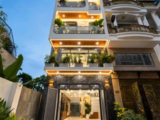 Nhà ngay ngã tư ga và chợ cầu đồng, dt4.64x13m, lửng, 3 lầu, 4pn, gara ô tô, p.thờ, 7.6 tỷ