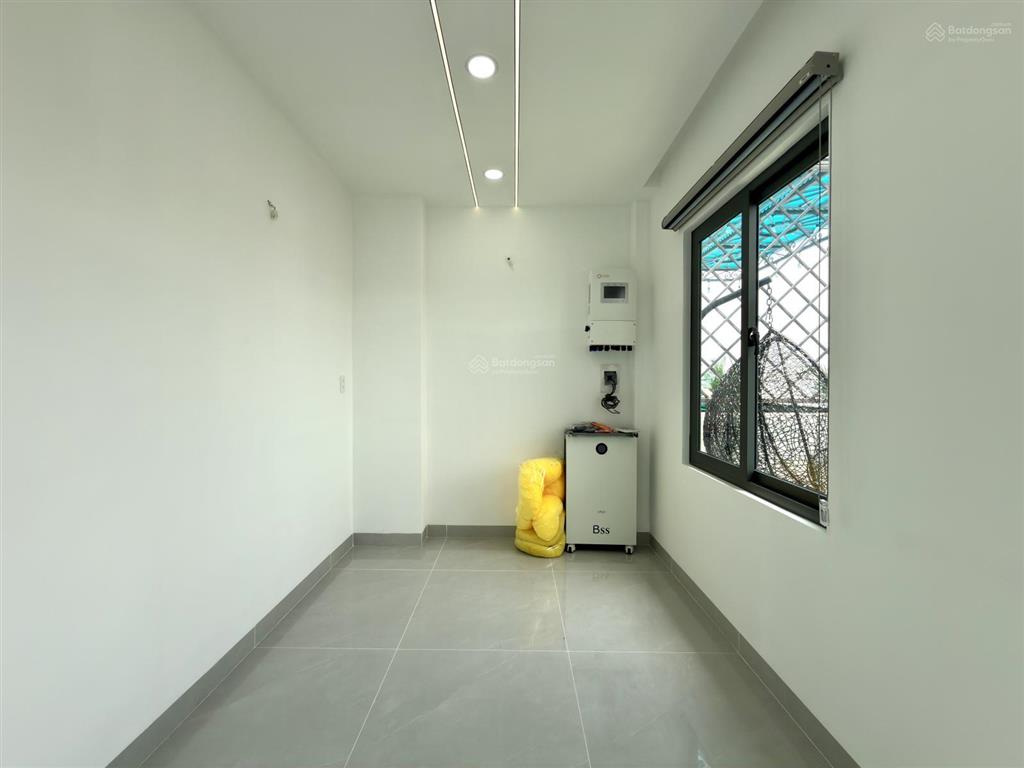 Nhà smarthome đường thông kế bên chợ cây sộp, dt 4x13m, lửng, 3 lầu, 4pn, gara ô tô, p. thờ