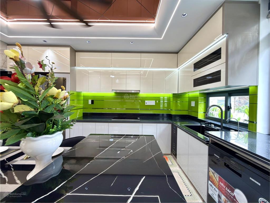Nhà smarthome đường thông kế bên chợ cây sộp, dt 4x13m, lửng, 3 lầu, 4pn, gara ô tô, p. thờ