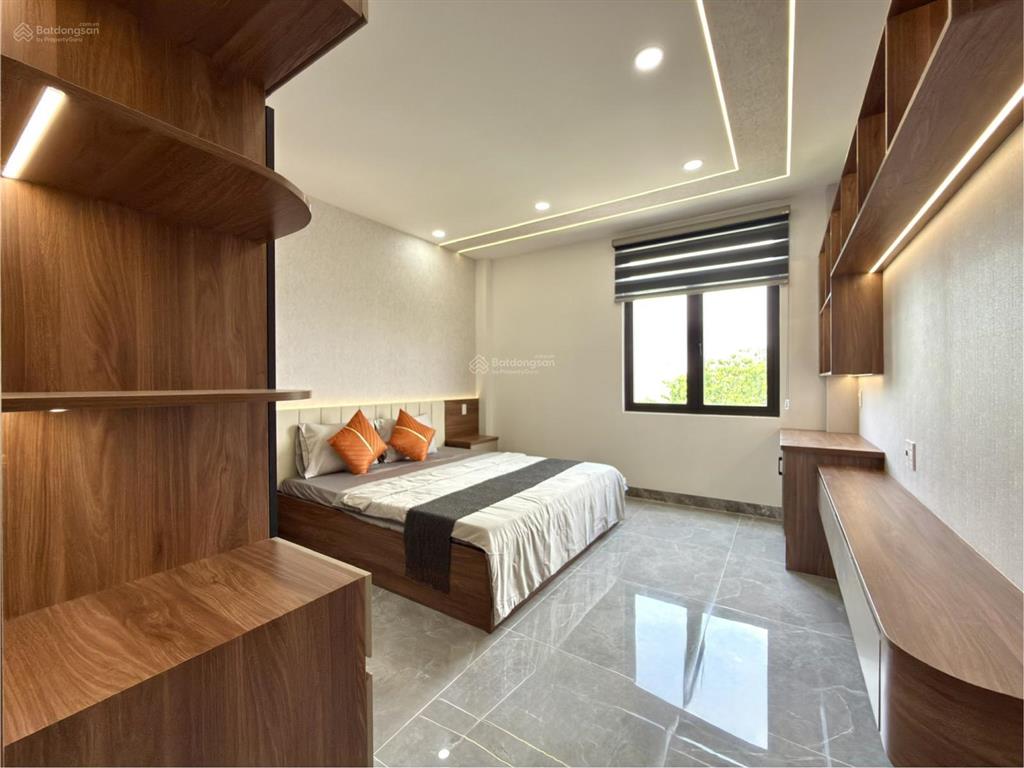 Nhà có thang máy bên vpđk đất đai và trường trần quốc toản, dt4x20m, lửng, 3 lầu, 4pn, 8.8 tỷ