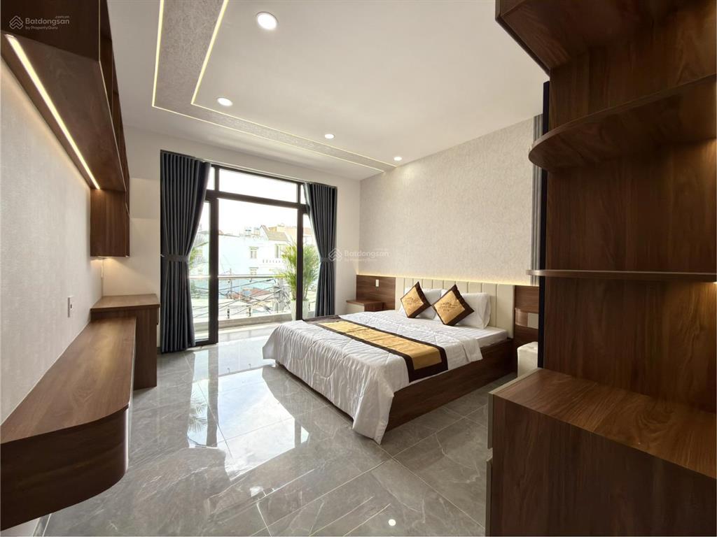 Nhà có thang máy bên vpđk đất đai và trường trần quốc toản, dt4x20m, lửng, 3 lầu, 4pn, 8.8 tỷ
