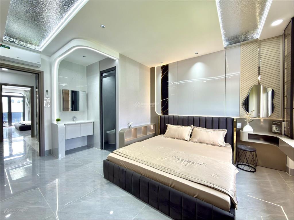 Nhà có thang máy 1 sẹc thạnh xuân 25, bên ubp, dt 4x16m, lửng, 3 lầu, 4pn, p.thờ, s.thượng 7.15 tỷ