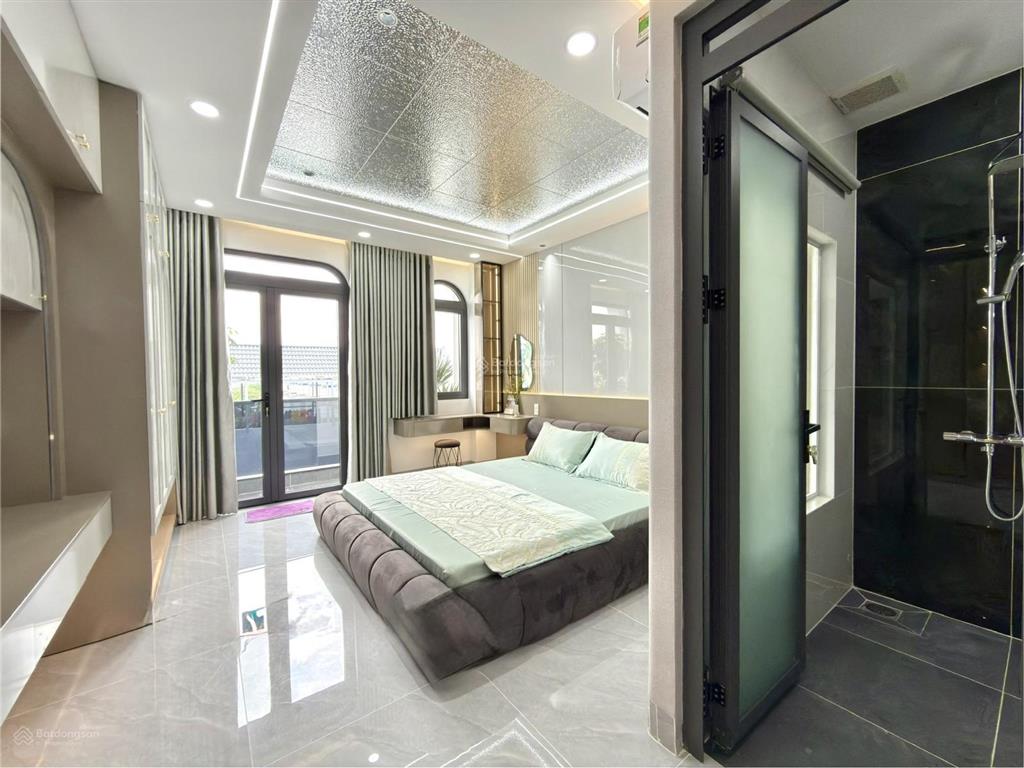 Nhà có thang máy 1 sẹc thạnh xuân 25, bên ubp, dt 4x16m, lửng, 3 lầu, 4pn, p.thờ, s.thượng 7.15 tỷ