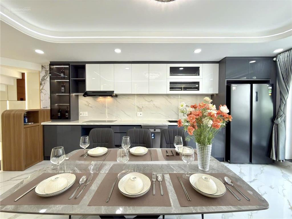 Nhà có thang máy đường thông thạnh lộc 15, dt 4x20m, lửng, 3 lầu, 4pn, p.thờ, s.thượng, hướng tnam